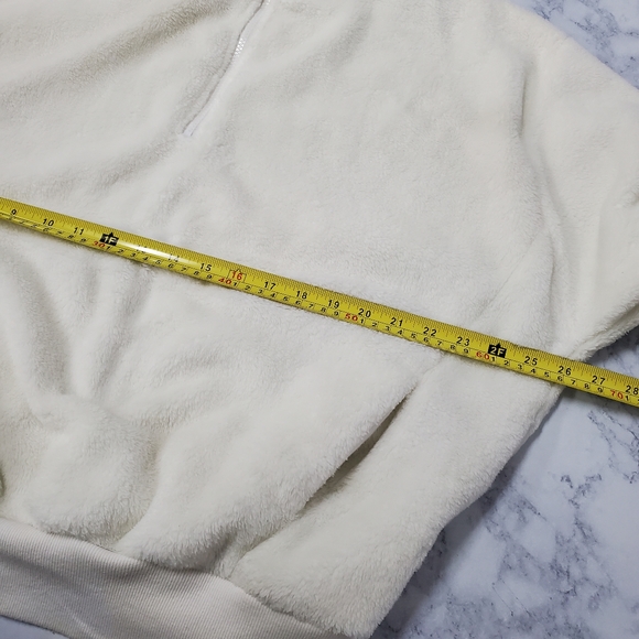 NY&C Plush White Sweatshirt - Picture 3 of 10